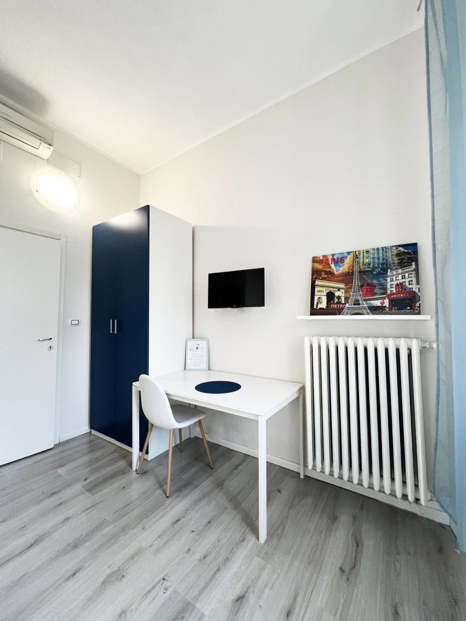 Easyrooms One Parma Exterior photo